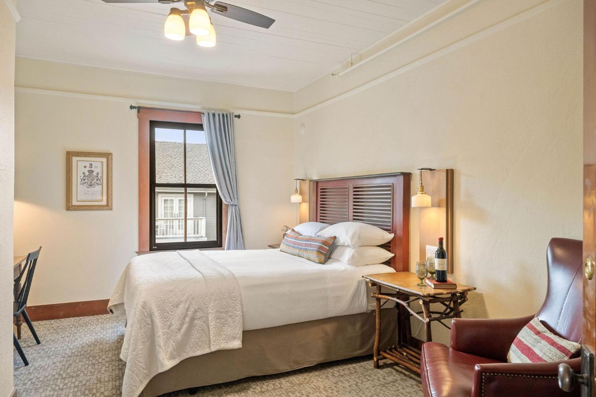 Inn Sonoma Hotel