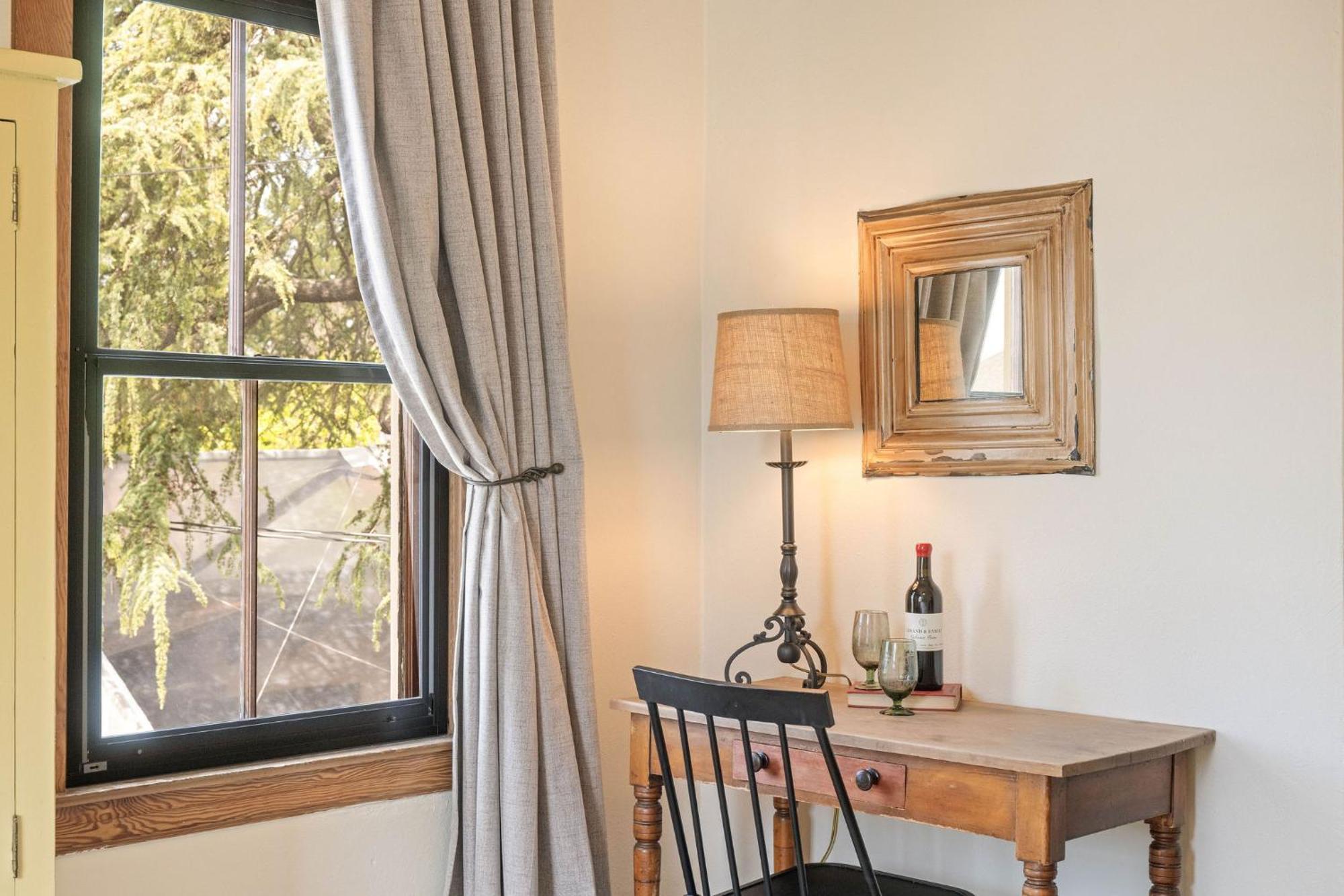 Inn Sonoma Hotel