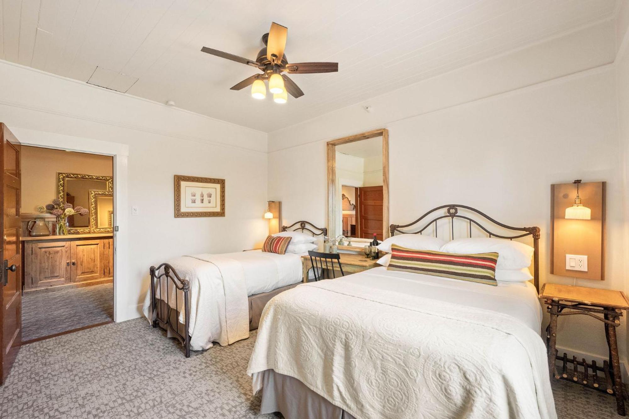 Inn Sonoma Hotel